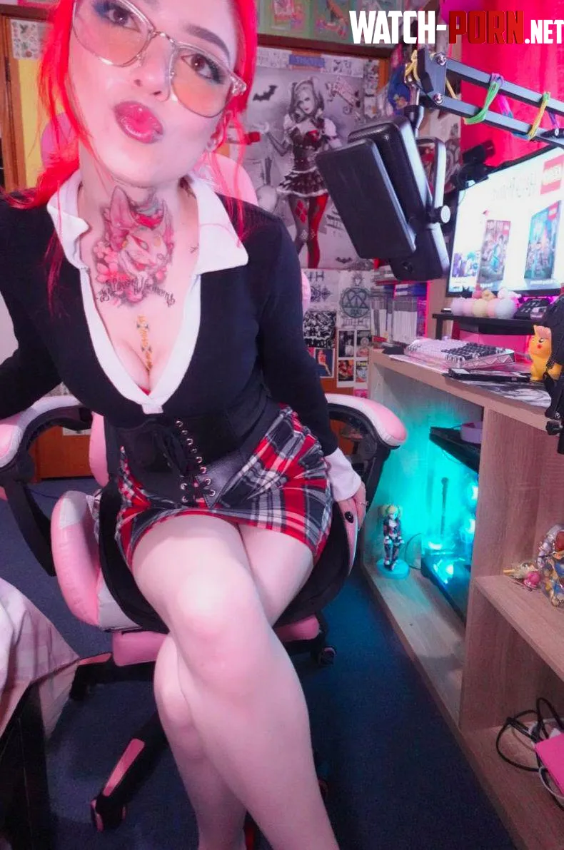 this mood feels very me by Dazzle-Muffie