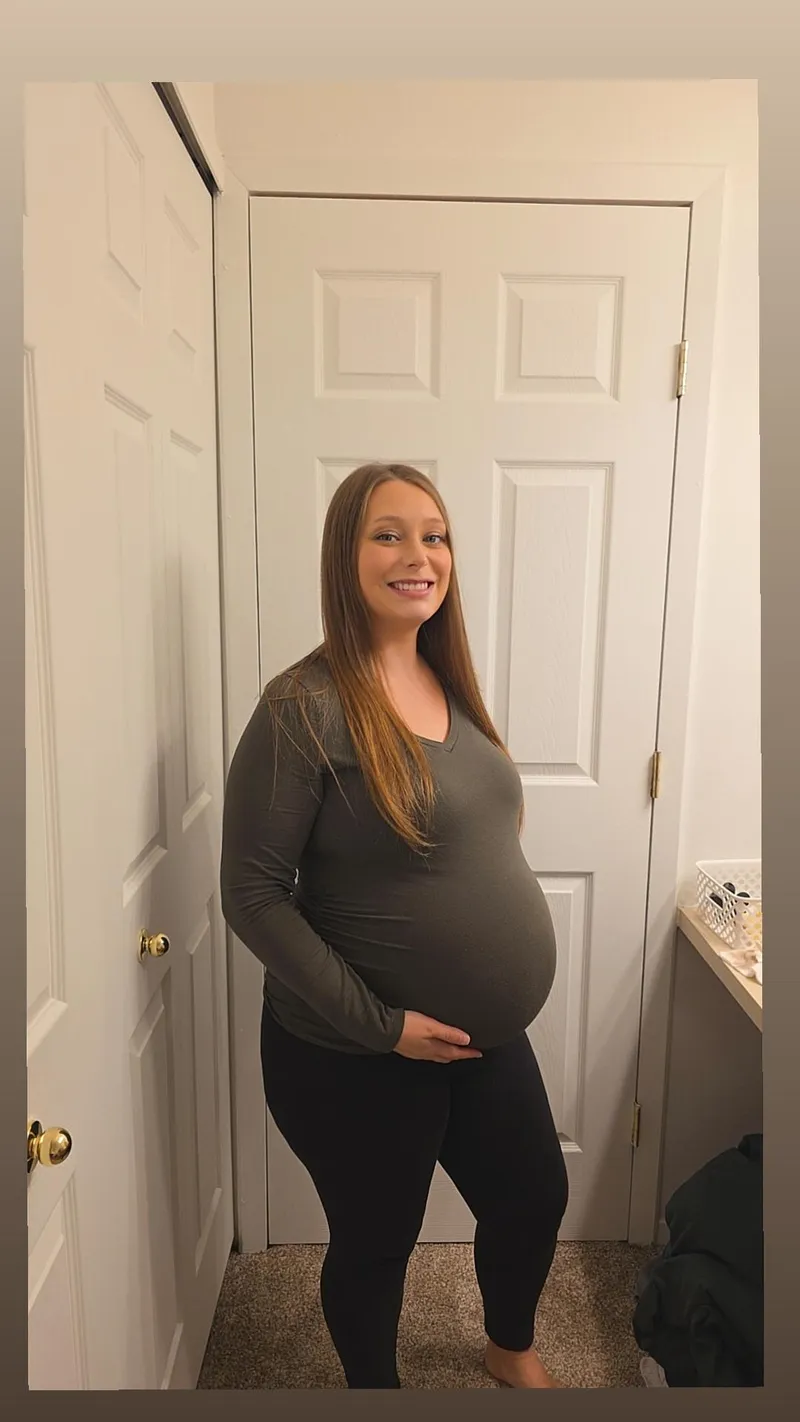 Thumbnail Week 35: A Stunning Pregnant Body | Even_Challenge4471 | pregnantporn