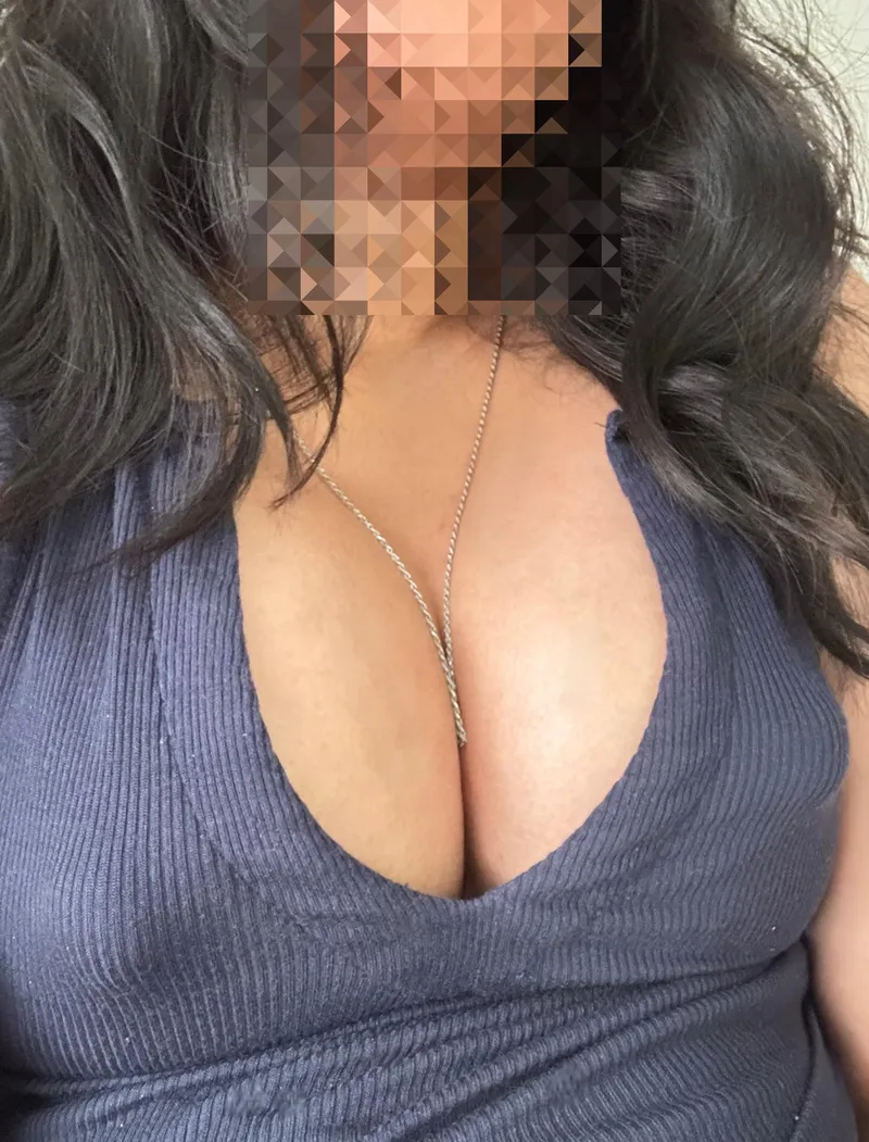 Thumbnail Surprising Hubby with a Camera-Worthy Outfit! - PopularRate3849