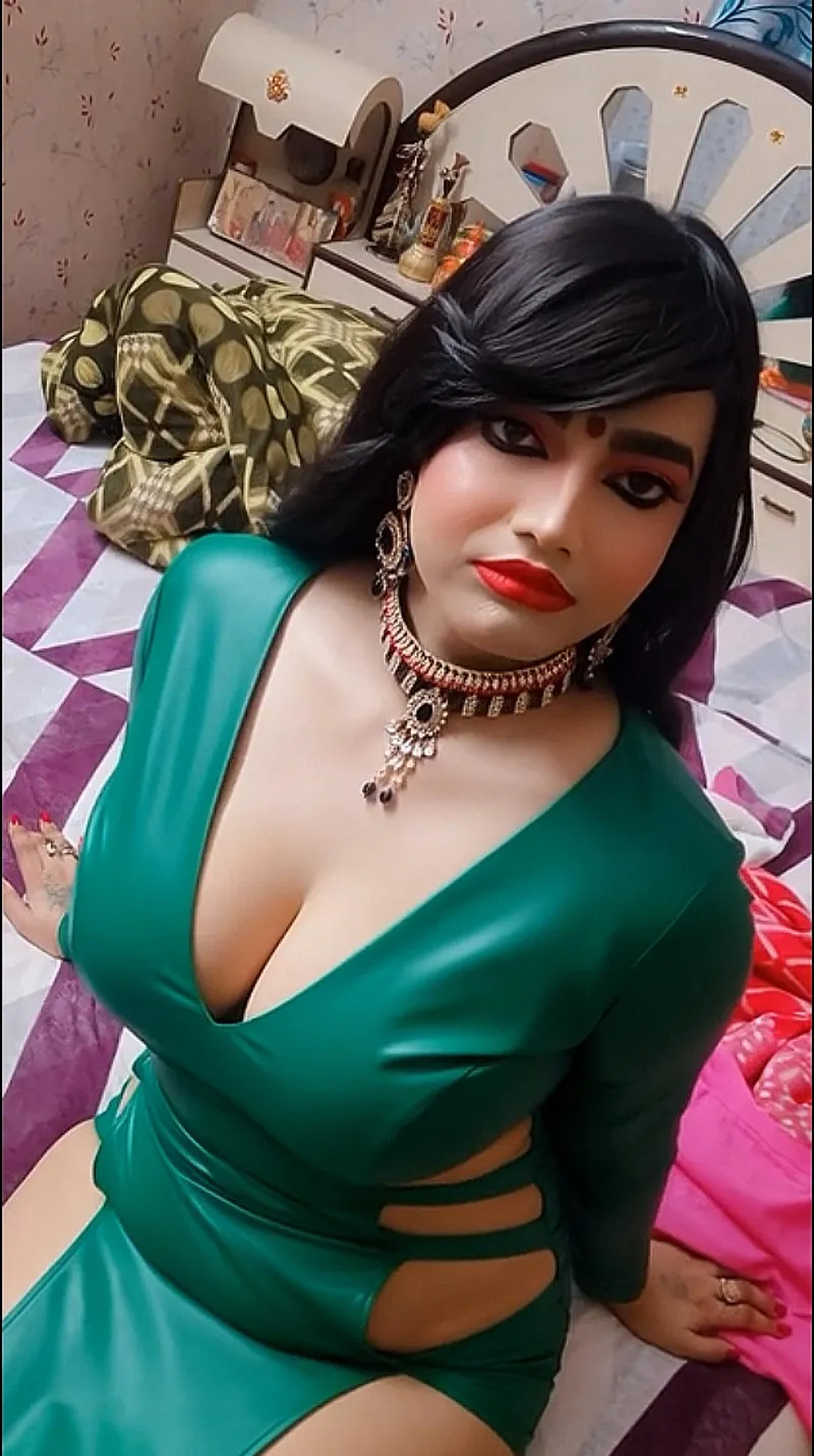 Thumbnail Admire kumari_aditi_'s New Dress Look | asiansissification