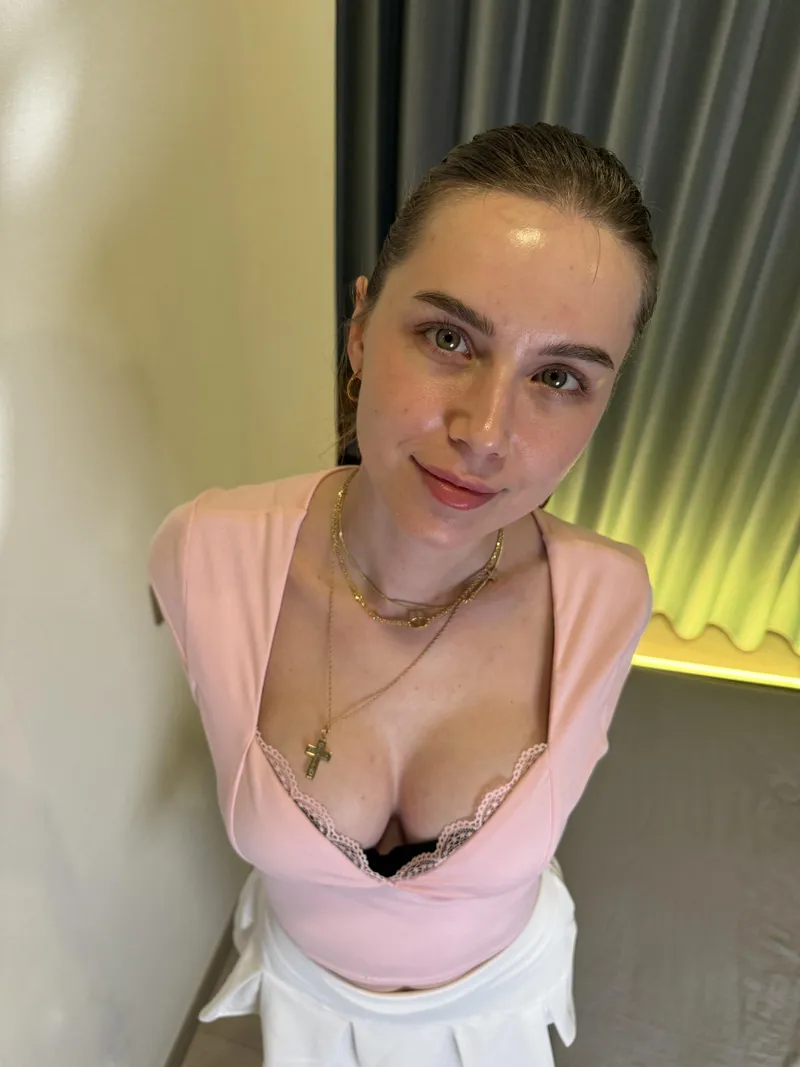 Thumbnail Morning Energy Boost with diananerd_ | cleavage