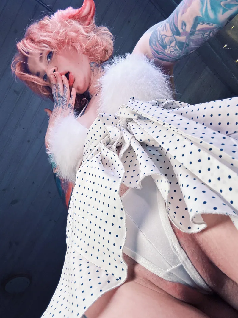 Thumbnail 'Confidence When Naked' Expressed by _DaisyNuzzle in SexyButNotPorn