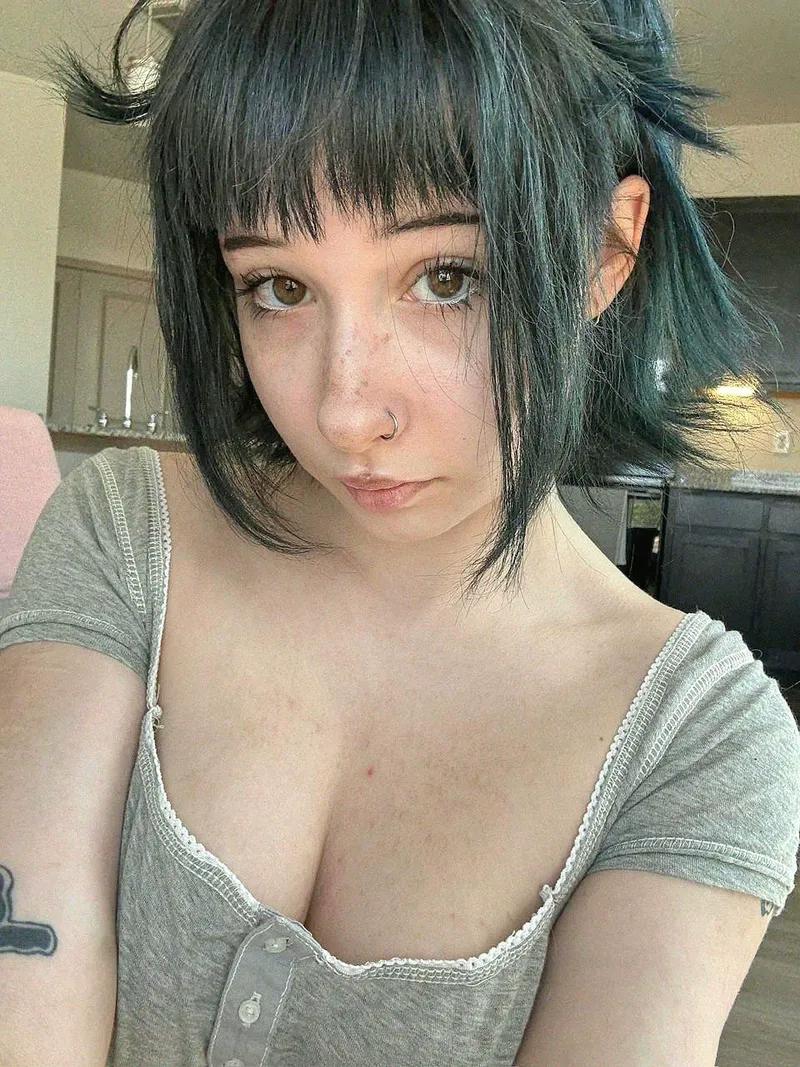 Thumbnail Staring Contest Challenge by DefeatTheL0w | cleavage