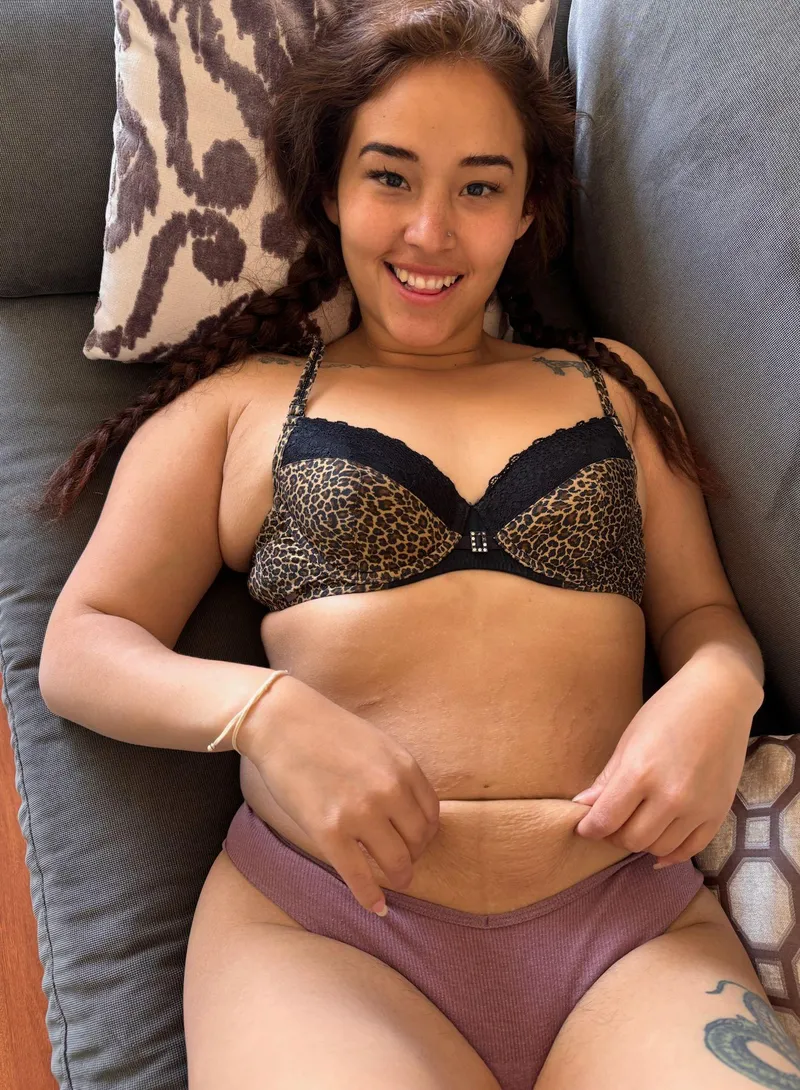 Thumbnail NaturalScarlett's Sexy Extra Flesh Appeal