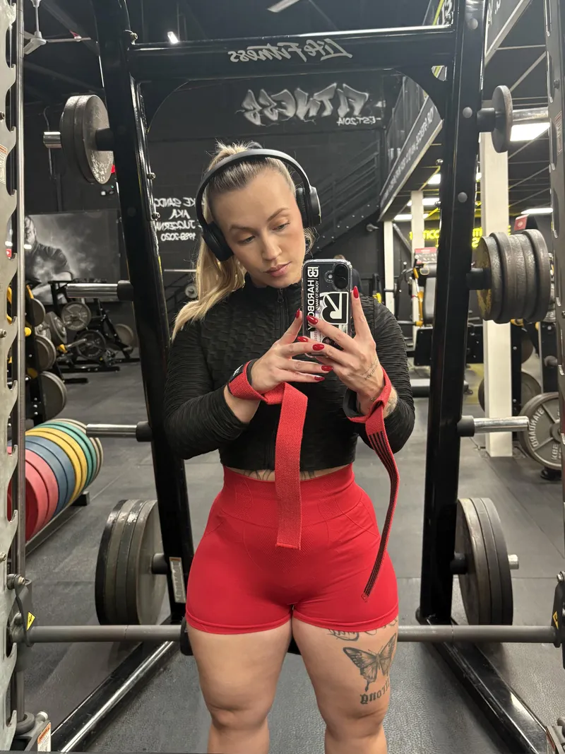 Thumbnail ThickFit Beauty Unveiled: CloudyNix's Strength and Beauty