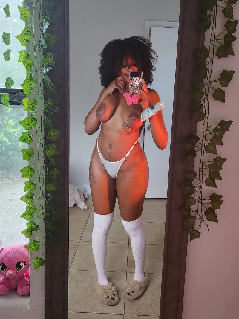 Thumbnail Warming Up Winter: honeyprincesss' Revelation in ebonyamateurs