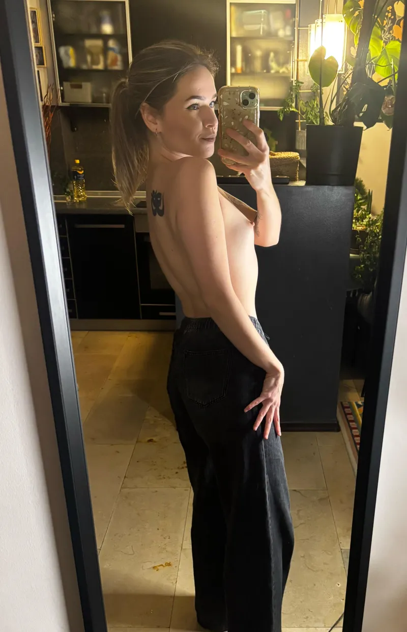 Thumbnail Trouble in Matching: Top Doesn't Match My Jeans by EIythra