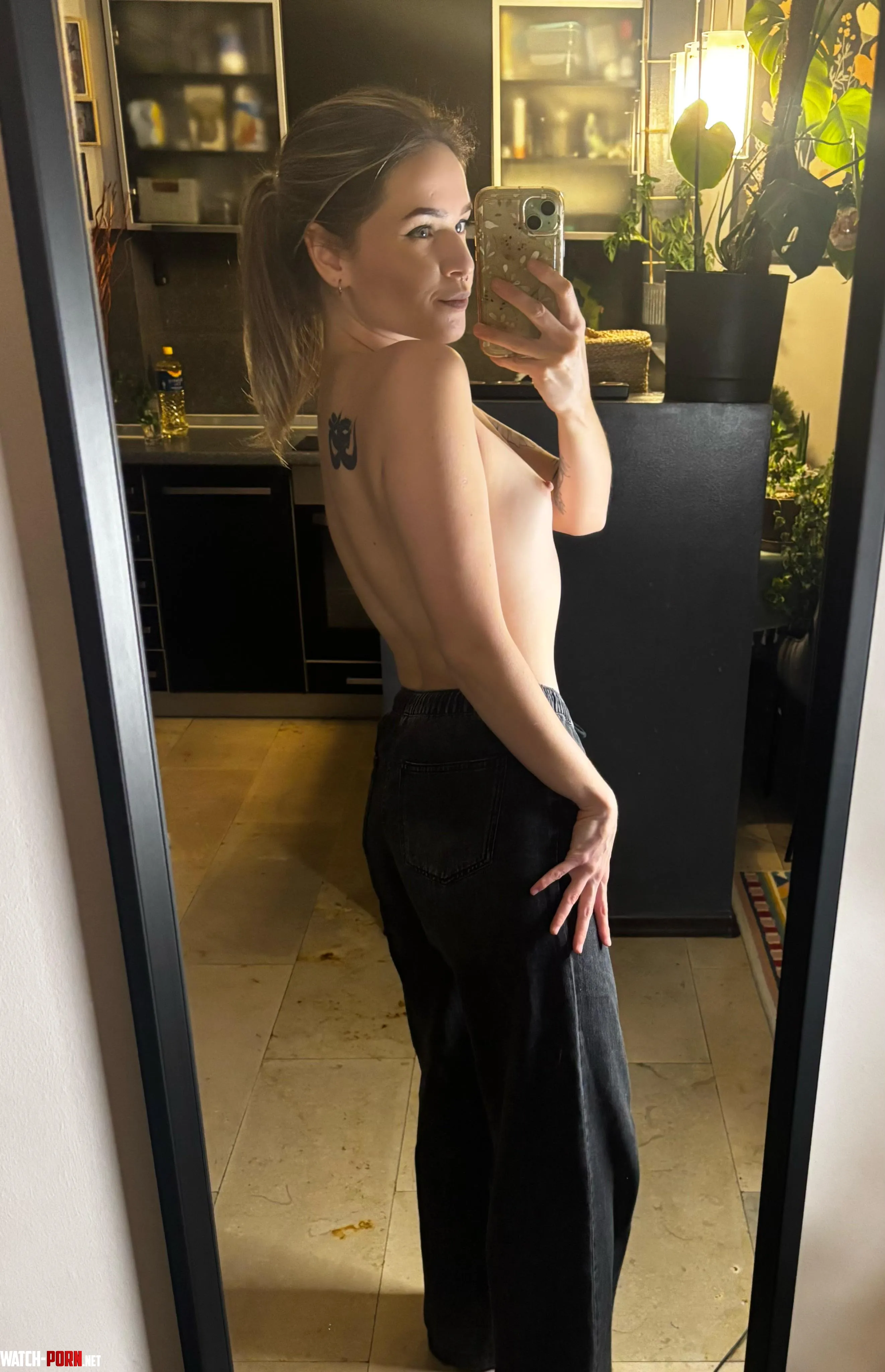 The top doesn't match my jeans by EIythra