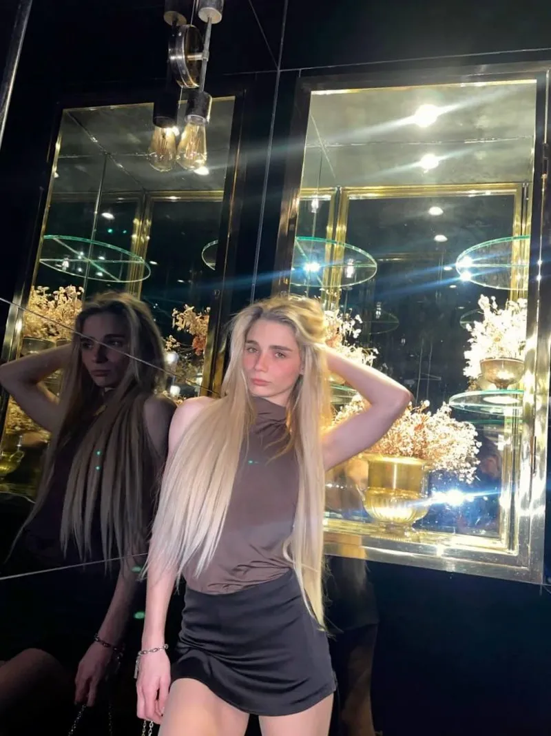 Thumbnail pinkycococlouds: Diving into Nicely Dressed Charm