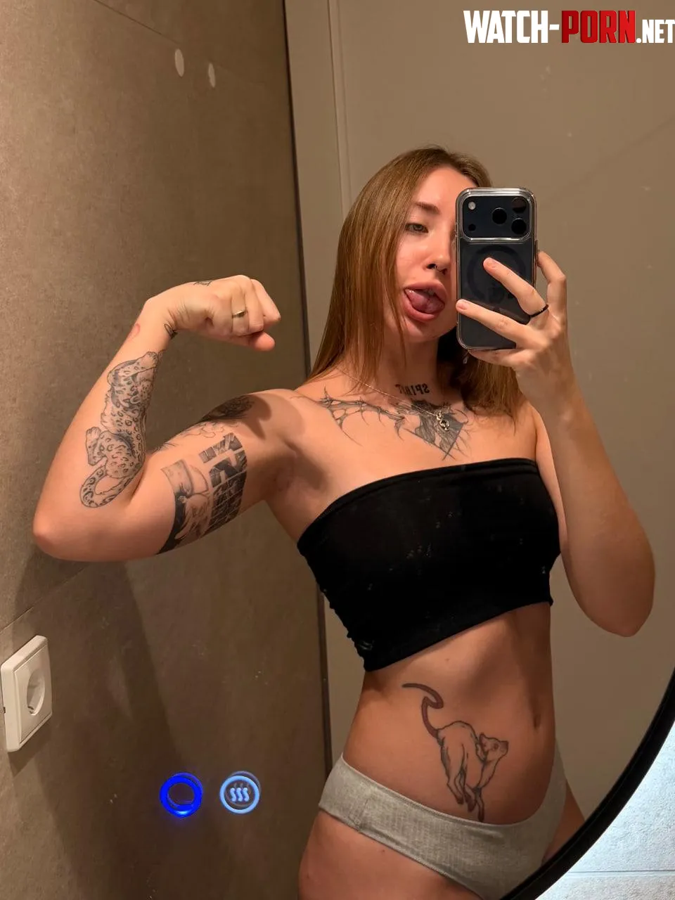 a perfectly beauty does exist, look at my flawless Physique by ink_andcurves