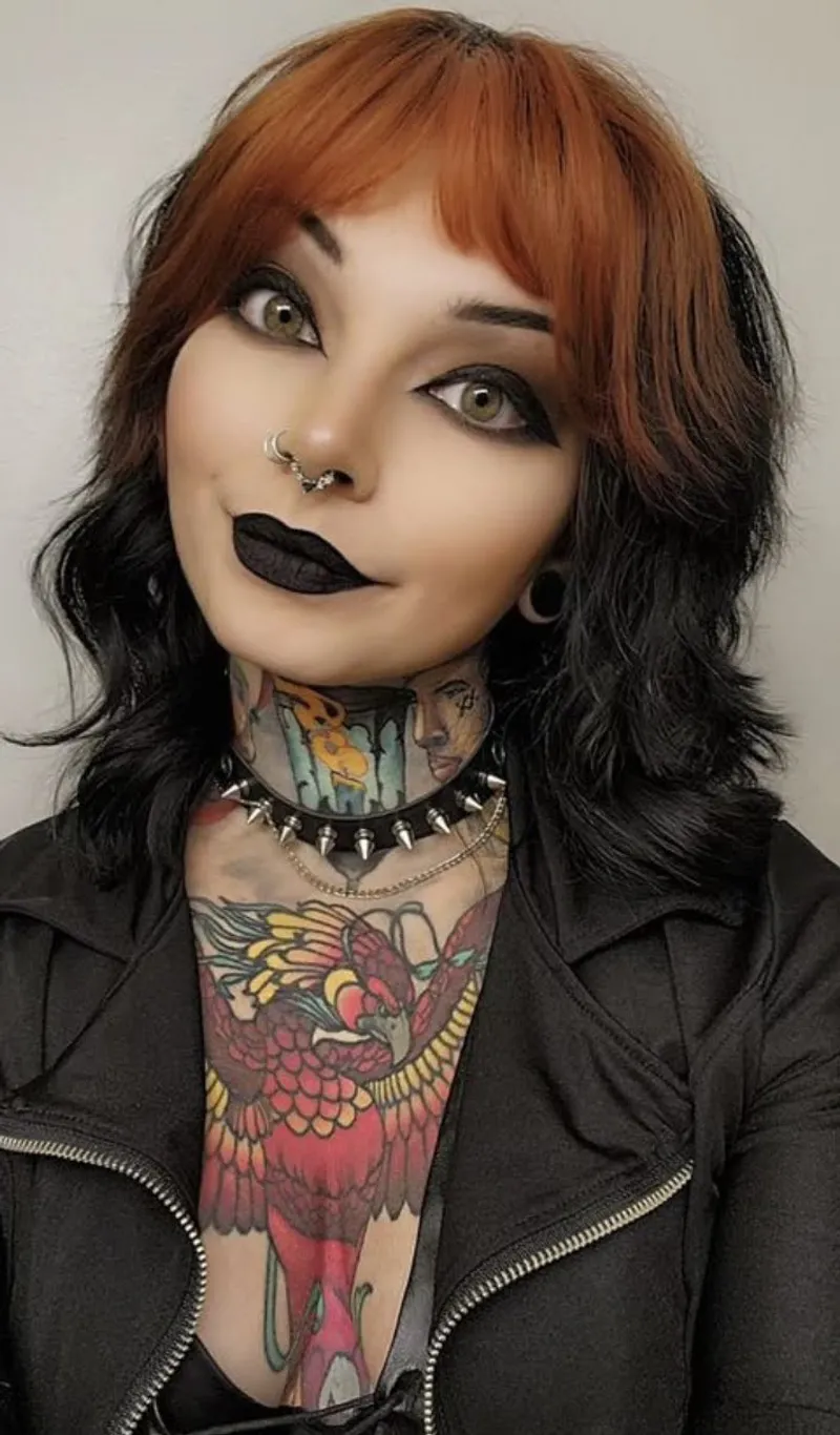 Thumbnail Gothickisss Flaunts a New Collar with Playful Charm