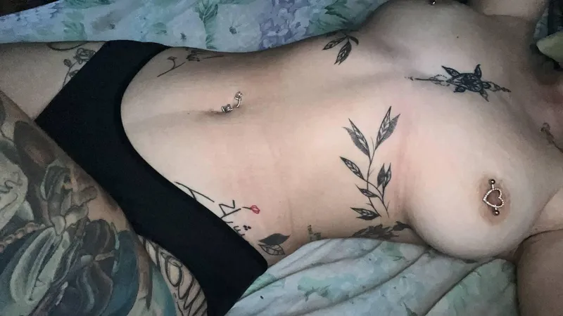 Thumbnail inkedgurl's Babe Moment: Hinest Beauty with a Covered Belly