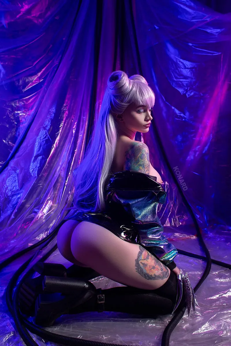 Thumbnail soft_sapphire's Graceful Evelynn Cosplay from League of Legends