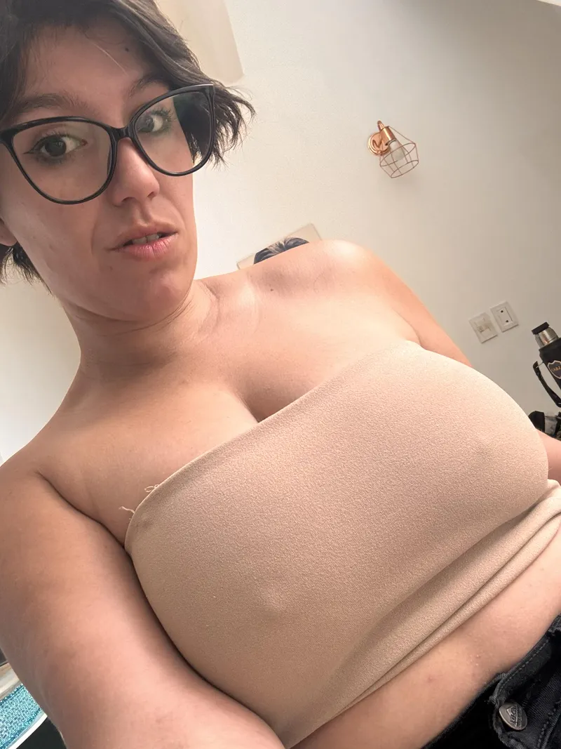 Thumbnail Inesitaax Highlights the Beauty of Shining Pokies | Pokies