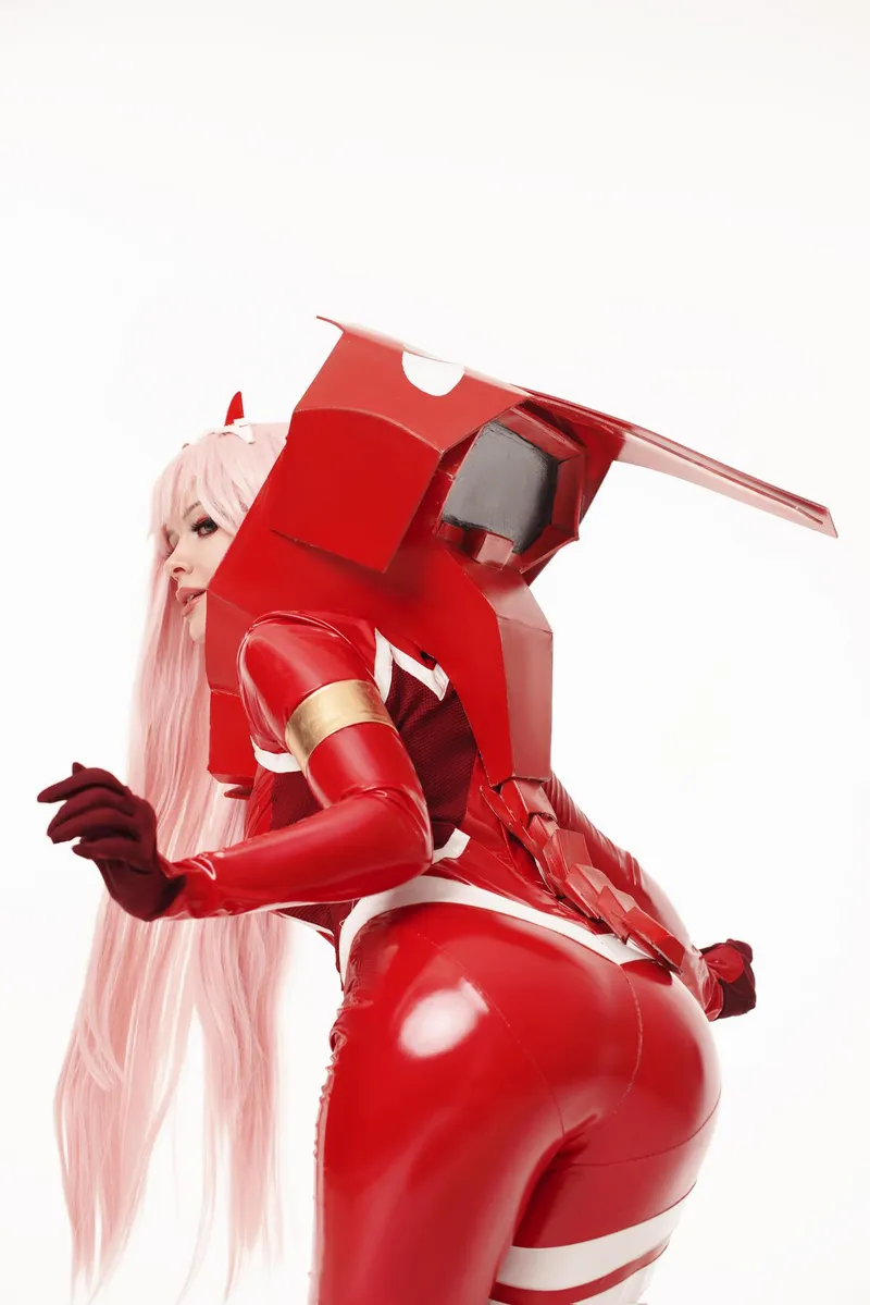 Thumbnail irina_sabetskaya's Alluring Zero Two Cosplay Adventure