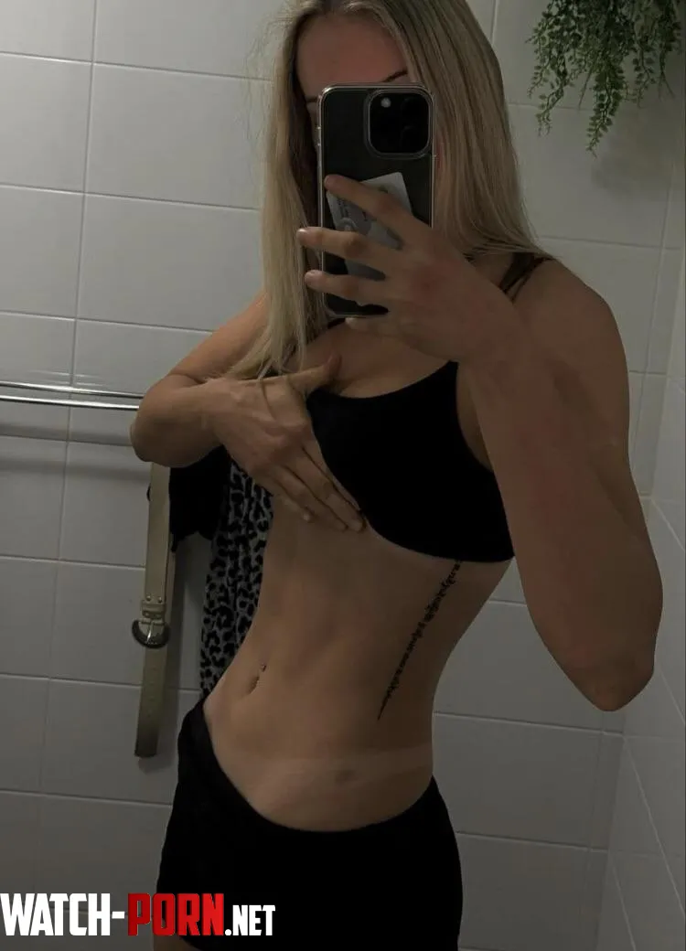 You like what you see? by Saucyy_Queen