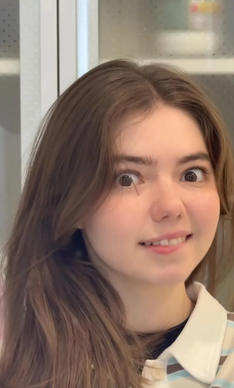 Thumbnail Is She Into Porn? Revealing Insights by anas-khokho | PornID