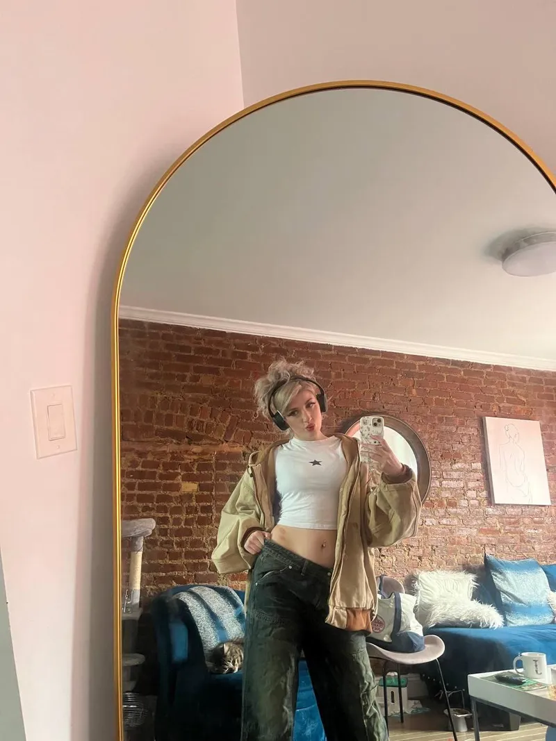 Thumbnail GalacticGemini: Chilling in a Crop Top Outfit - Comfy Style