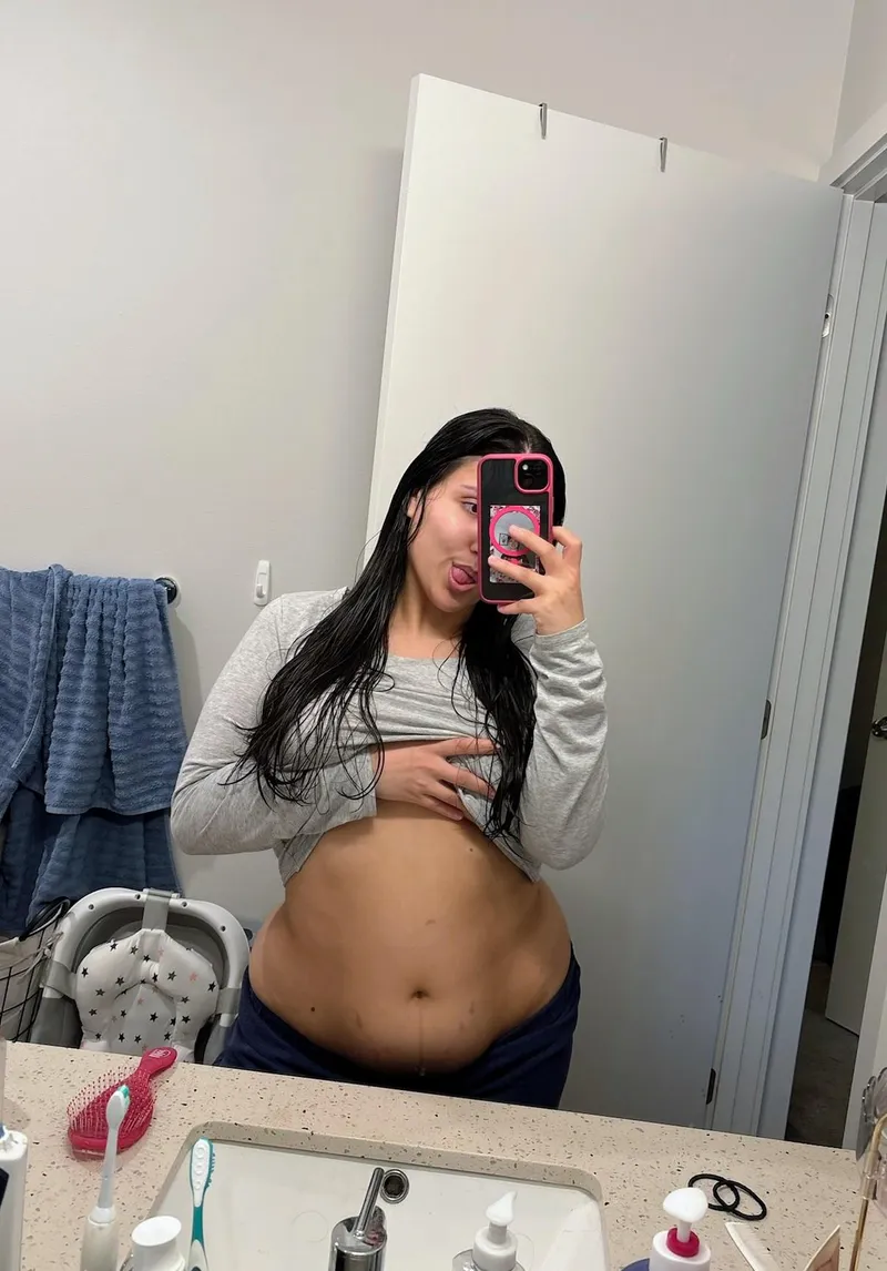 Thumbnail queen-bianca-1022 Contemplates Future Stuffs in Stuffers Journey