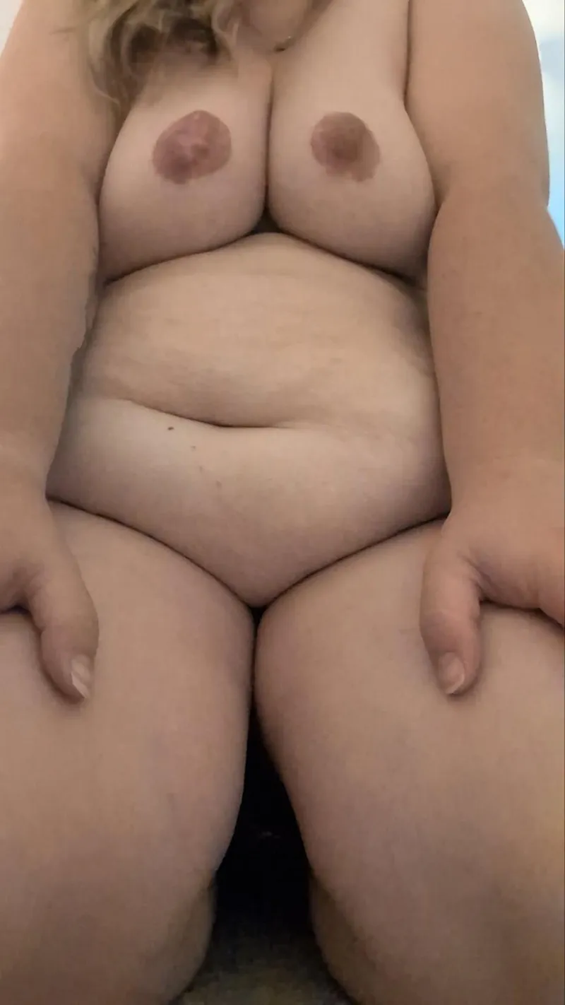 Thumbnail Lilv90 Ponders a Bold Question: Should I Spread?