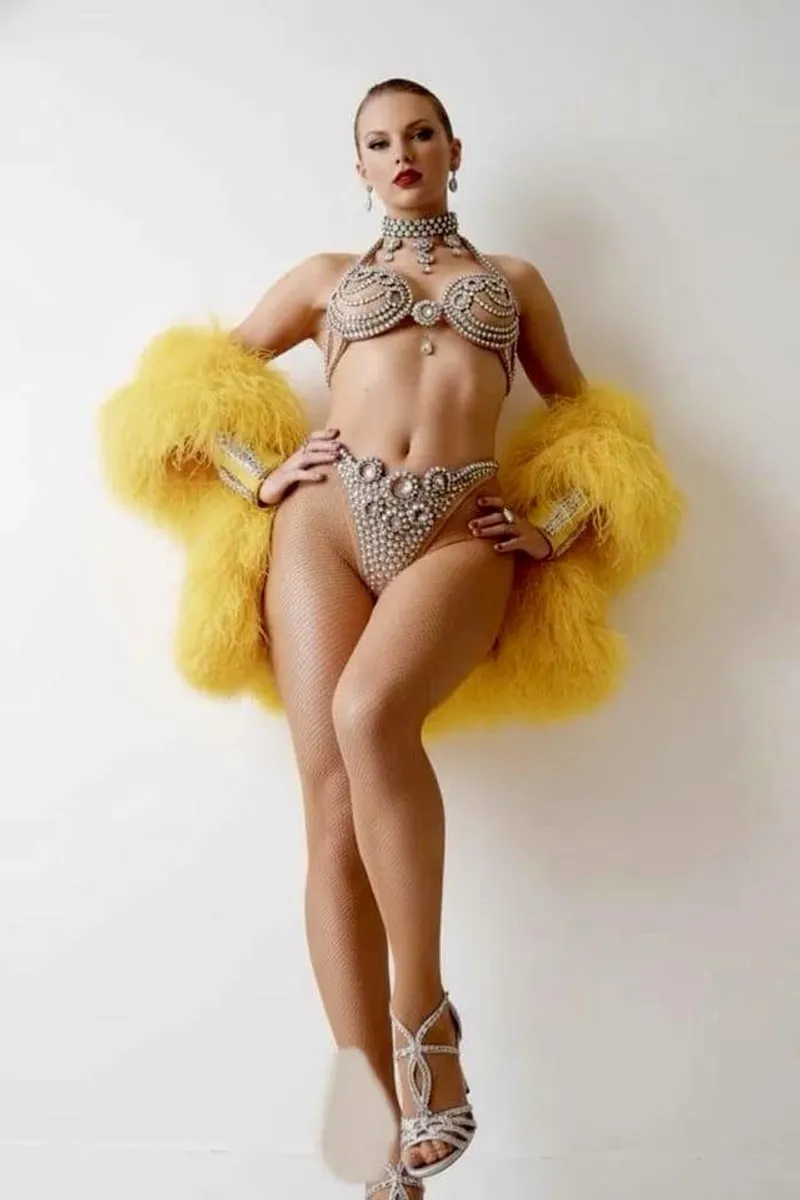 Thumbnail Exploring Taylor Swift's Charms with ash_voorhees