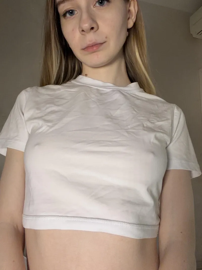 Thumbnail Opt for Braless Comfort: Pportyan's Suggestive Post