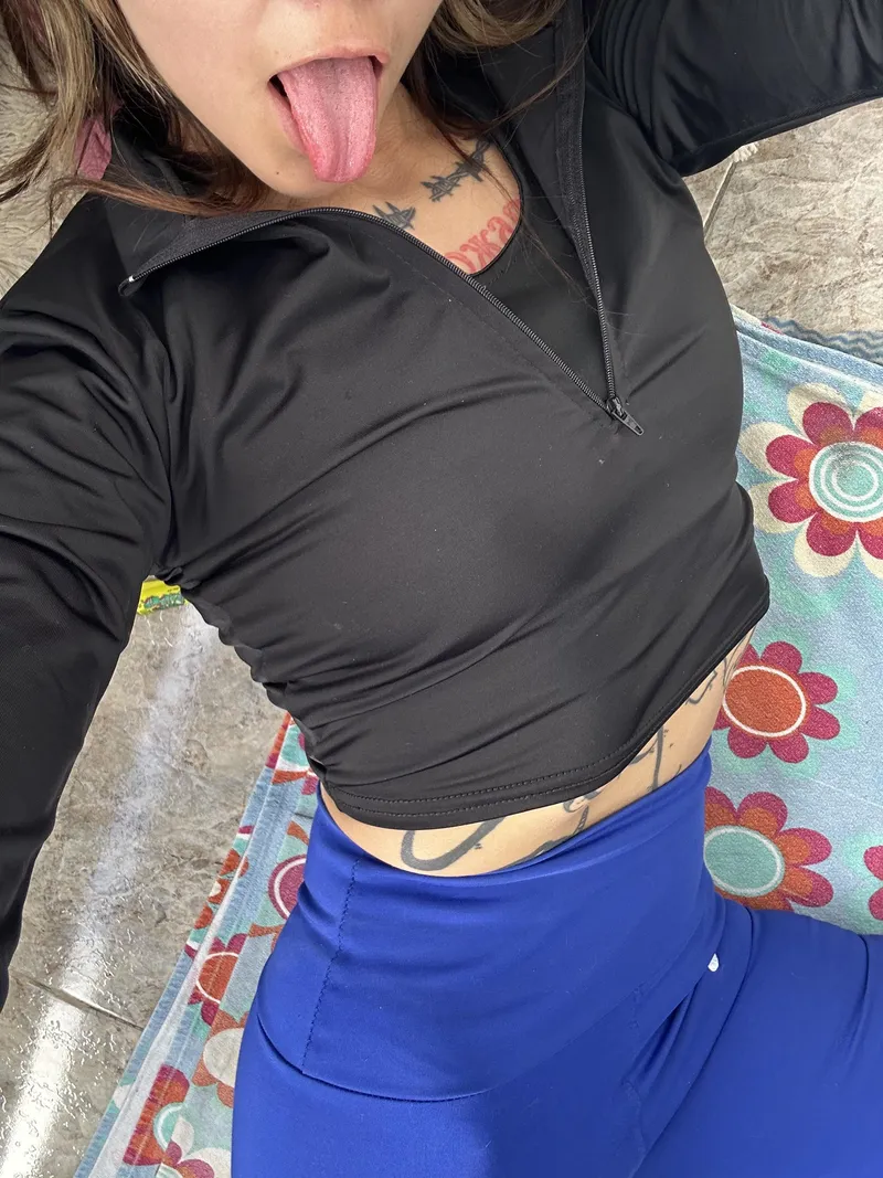 Thumbnail i live for these crop top moments by cuteszy