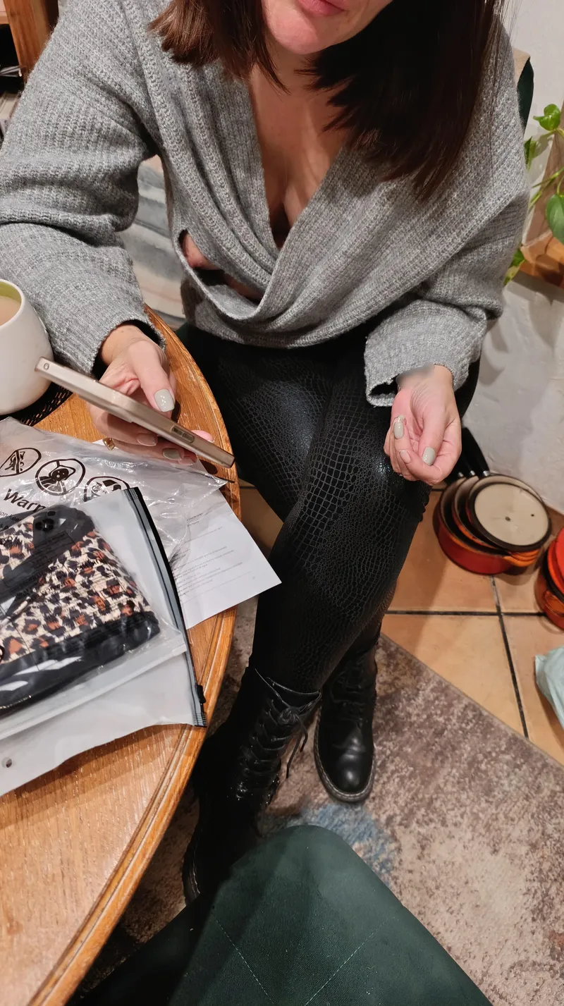 Thumbnail Free-for-All Friday: Describing a Braless Day by Latease1