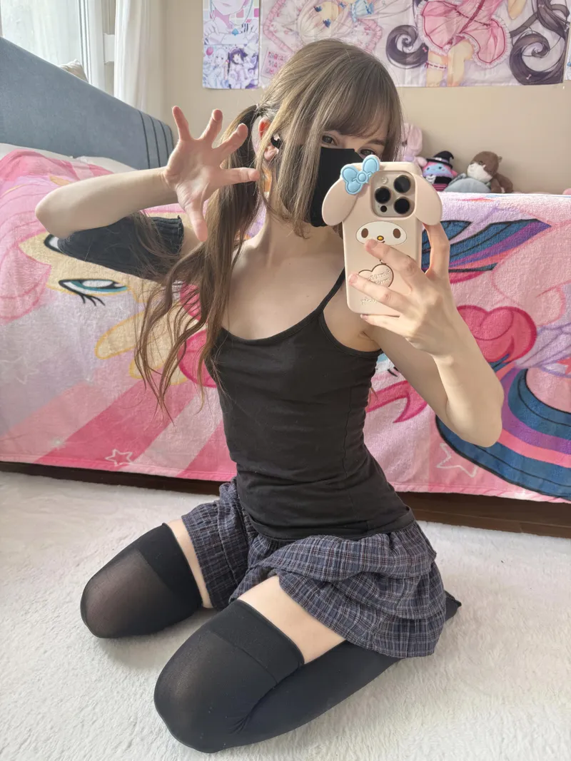 Thumbnail Naughty Petite Student Waiting After Class by BellaHayVibes | MirrorSelfie