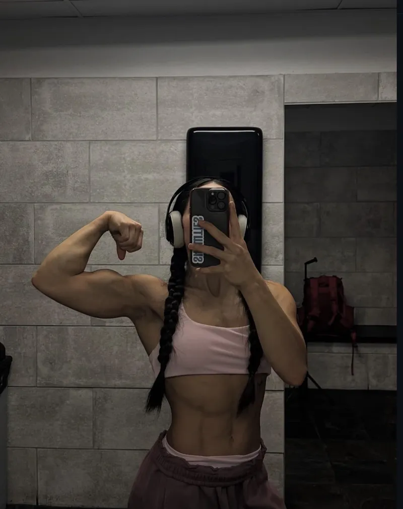 Thumbnail New here, come say hi :) by peekachus