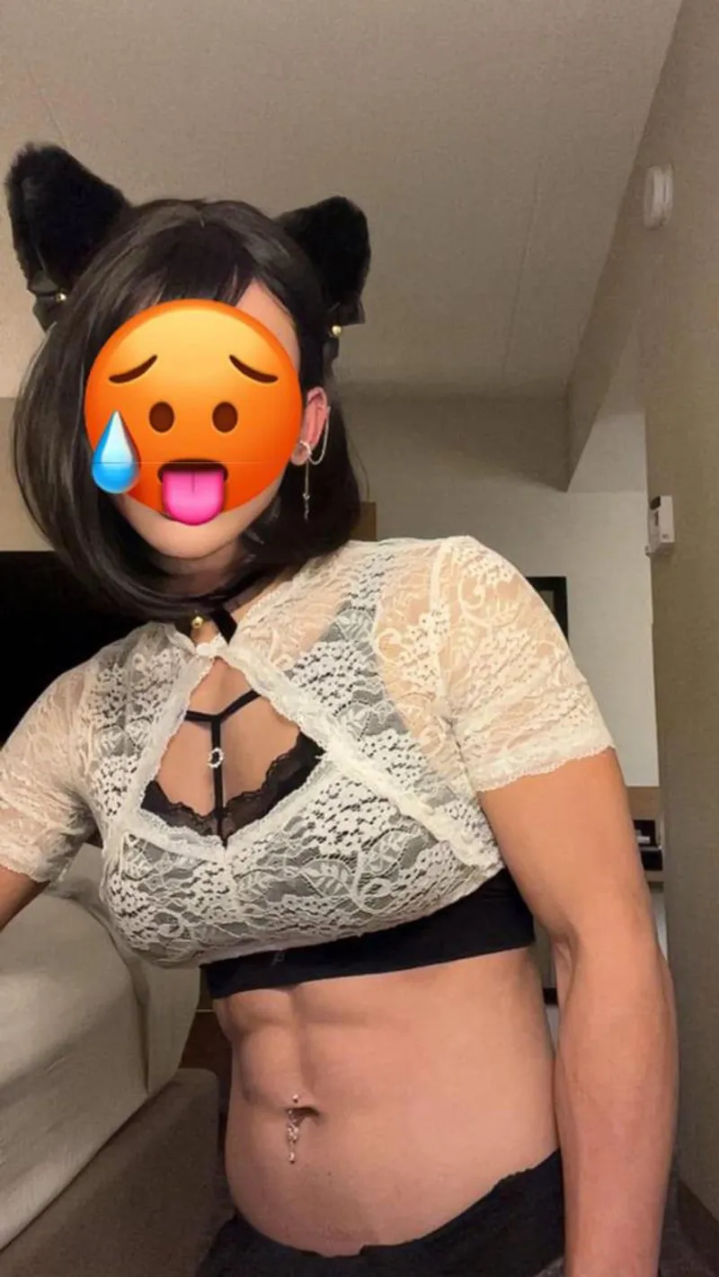 Thumbnail Alone_Computer_5742's Muscular Sissy Visibility Question