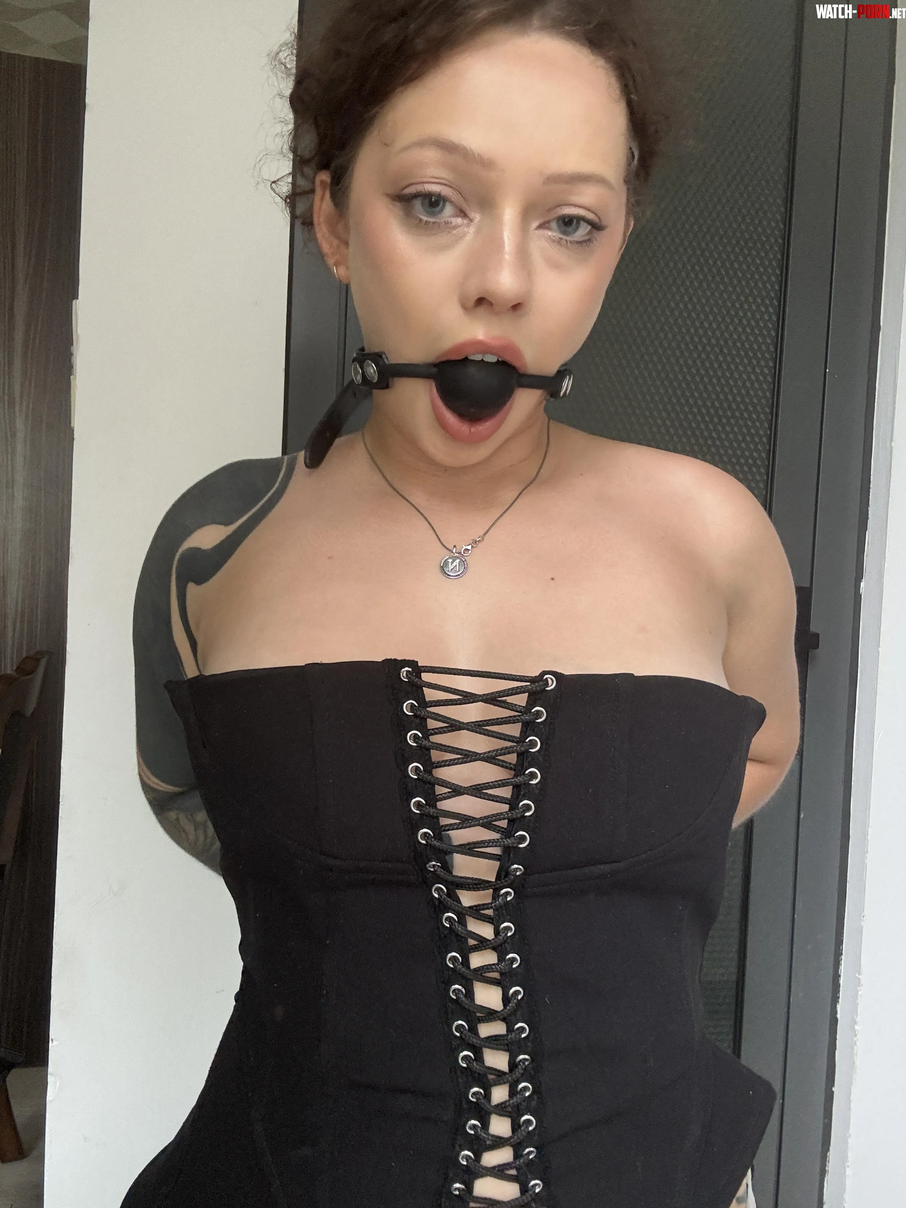 Don't forget to keep your fucktoy quiet [F] by LemmeKnowYouu