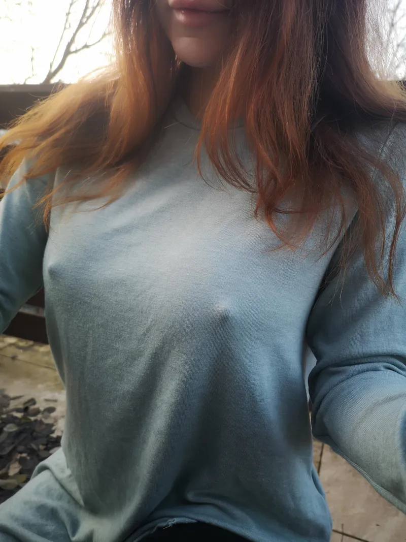 Thumbnail Braless in Winter - lilly_vanilli's Cozy Pokies Experience