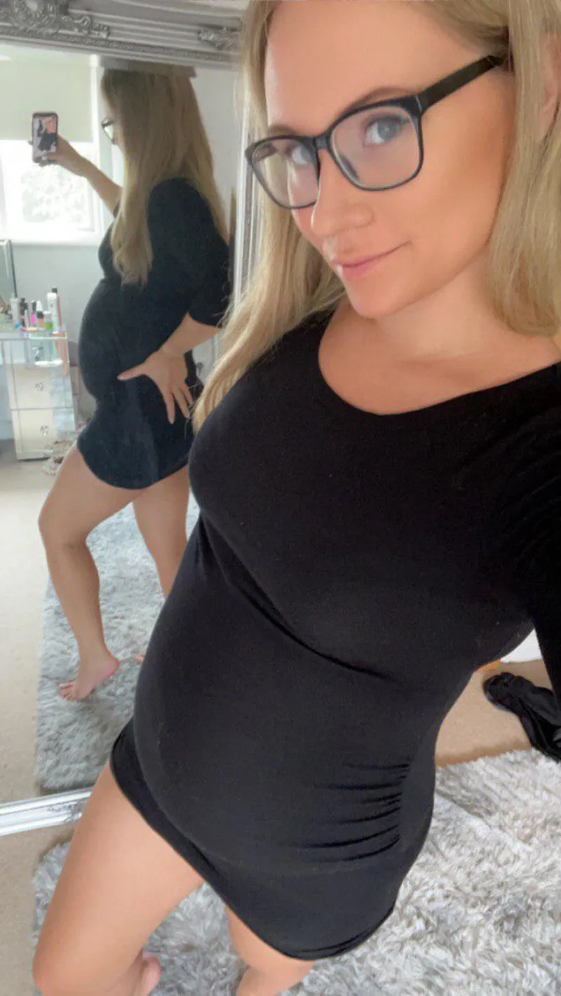 Thumbnail To Behave or Not: The Teasing Dilemma of pregnantjennyxo