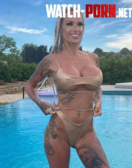 Best trophy wife to have before new years' by Sunkissedbabesxo