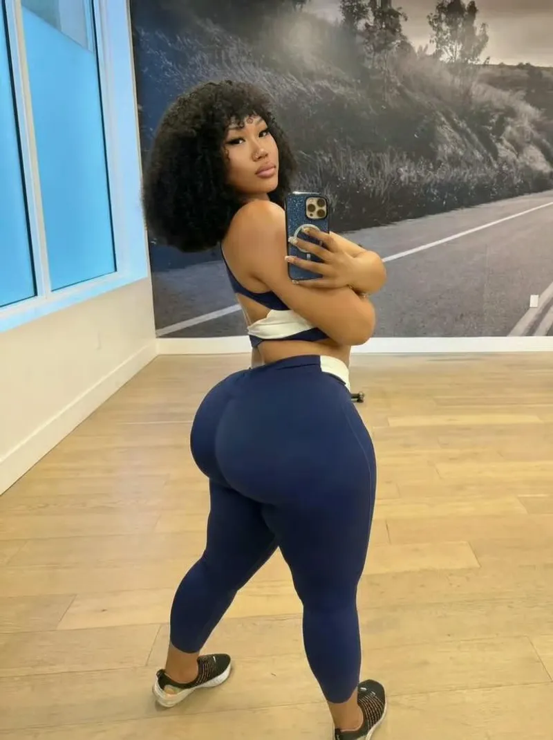 Thumbnail Leg Day Never Skipped by JuritzaTheBody | ThickFit Category