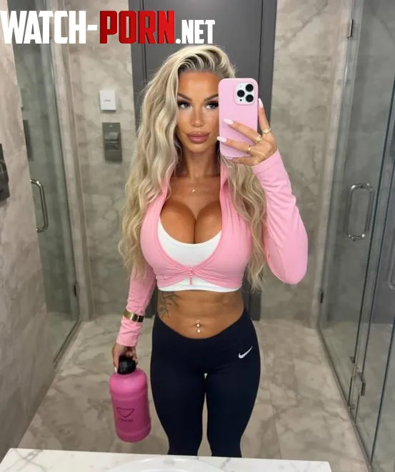 who wants me as his trophy wife by Sunkissedbabesxo