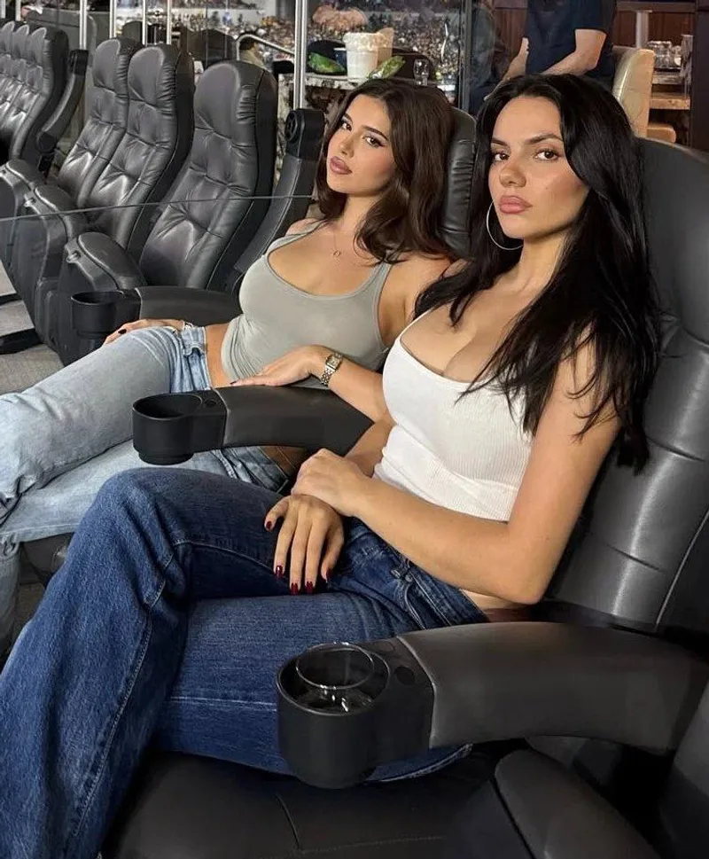 Thumbnail Dafne Keen and Amanda Diaz: Celeb Duo Exposed | One_Comedian_400