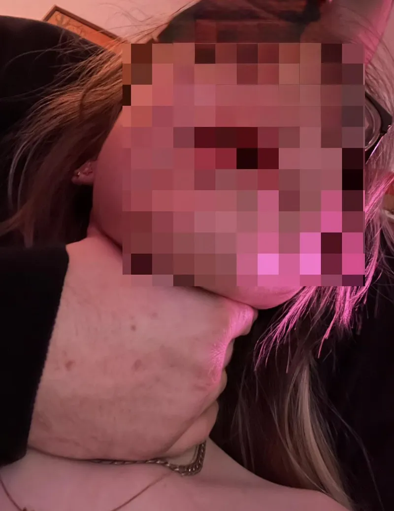 Thumbnail Intimate Helper Reveal by n_e_c_k_d-e-e-p777 [F]