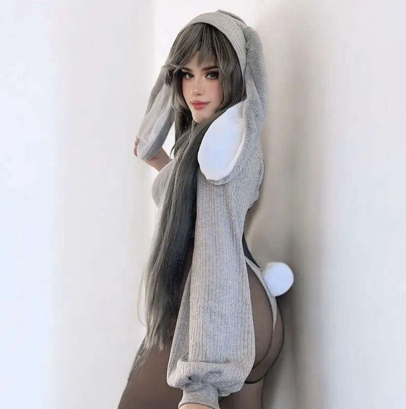 Thumbnail Afrodisiacauwu as Bunny Girl Senpai - Perfecting the Cosplay Look