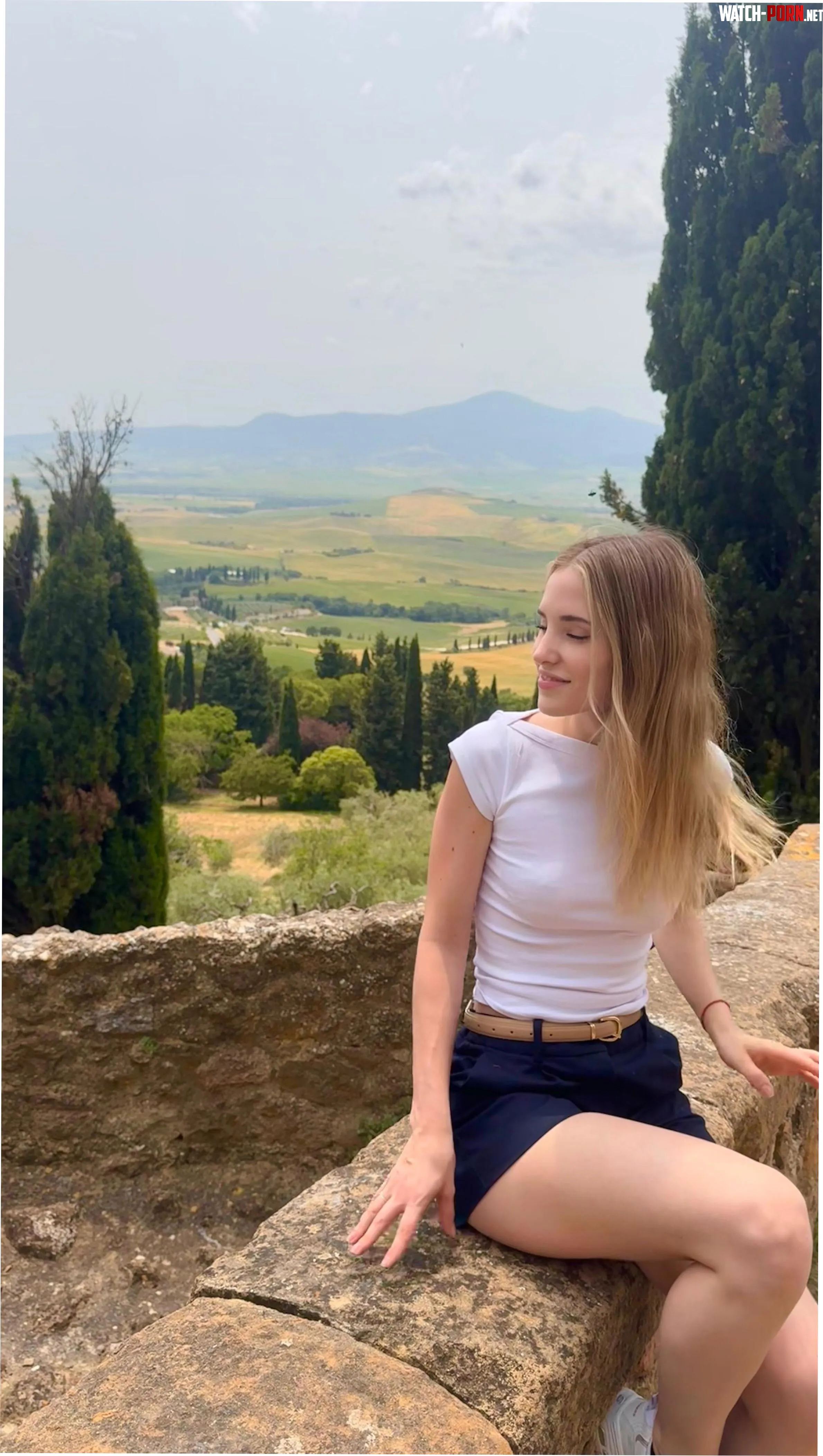 18f still figuring out what “me” even looks like online by TeaseMeBunny