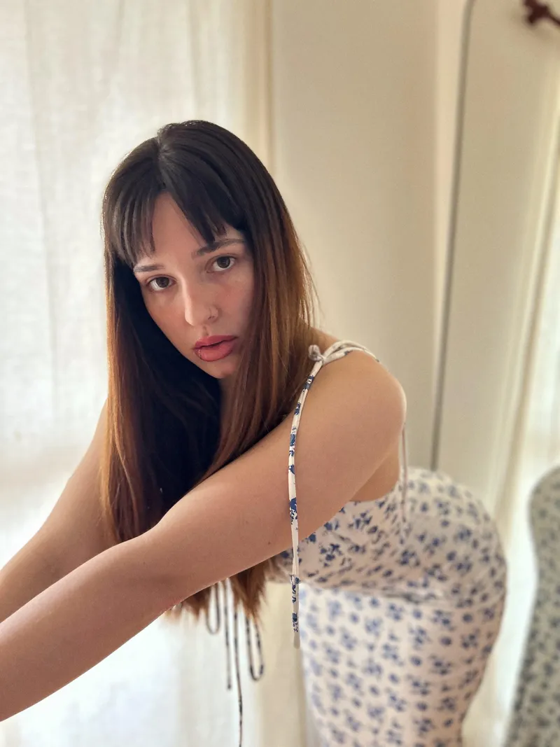 Thumbnail Curvy like a Vase in Tight Dresses by soolmedinaok_