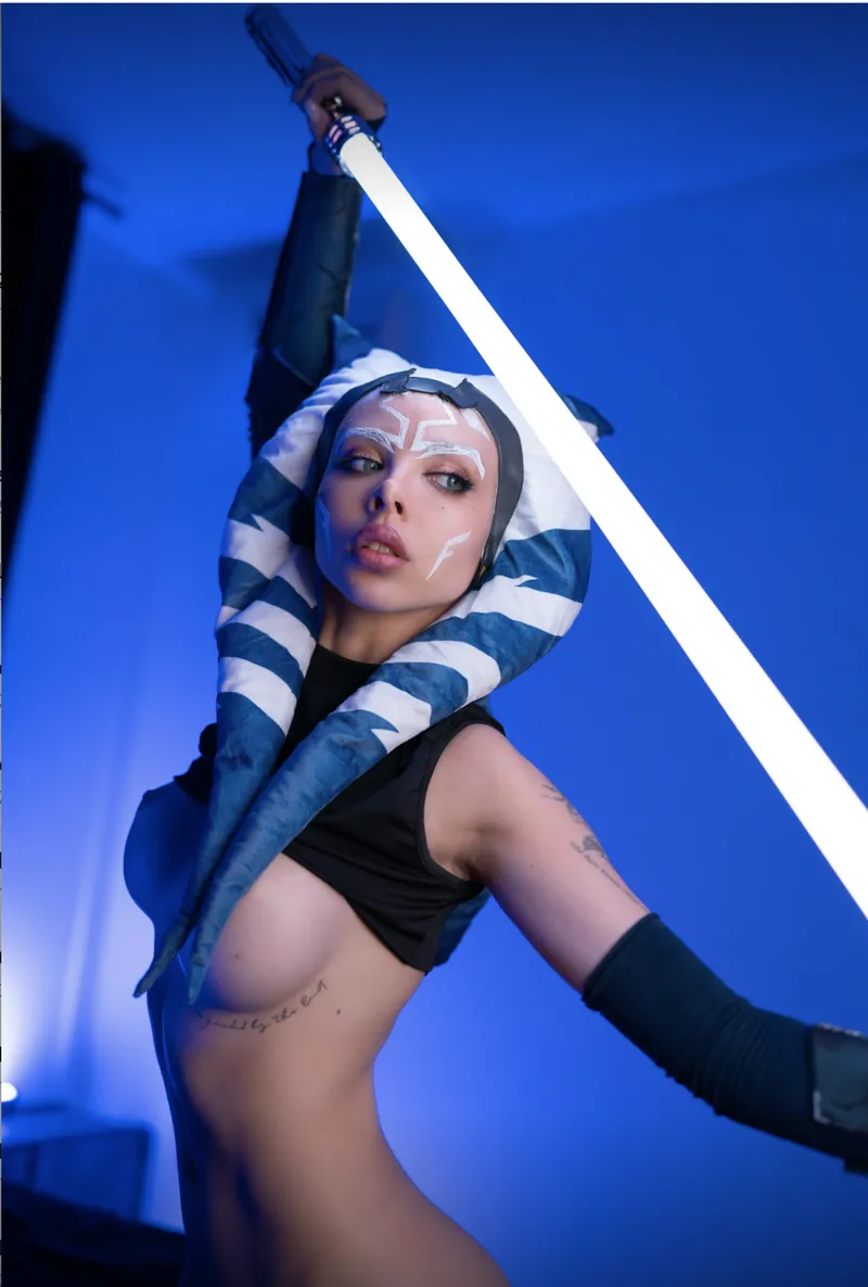 Thumbnail AmandaWelp's Ahsoka Cosplay - A Must-See Star Wars Tribute