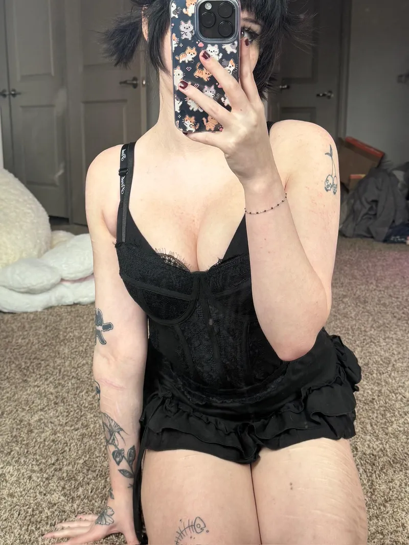 Thumbnail Captivating View: Cleavage Reveal | DefeatTheL0w