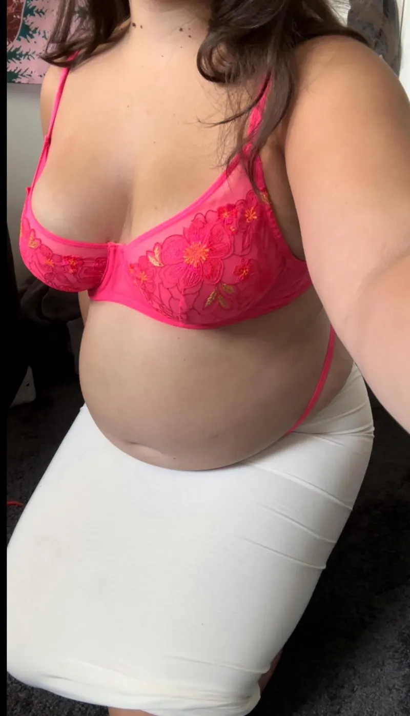 Thumbnail BBWgdess Questions Limits in Stuffers Realm