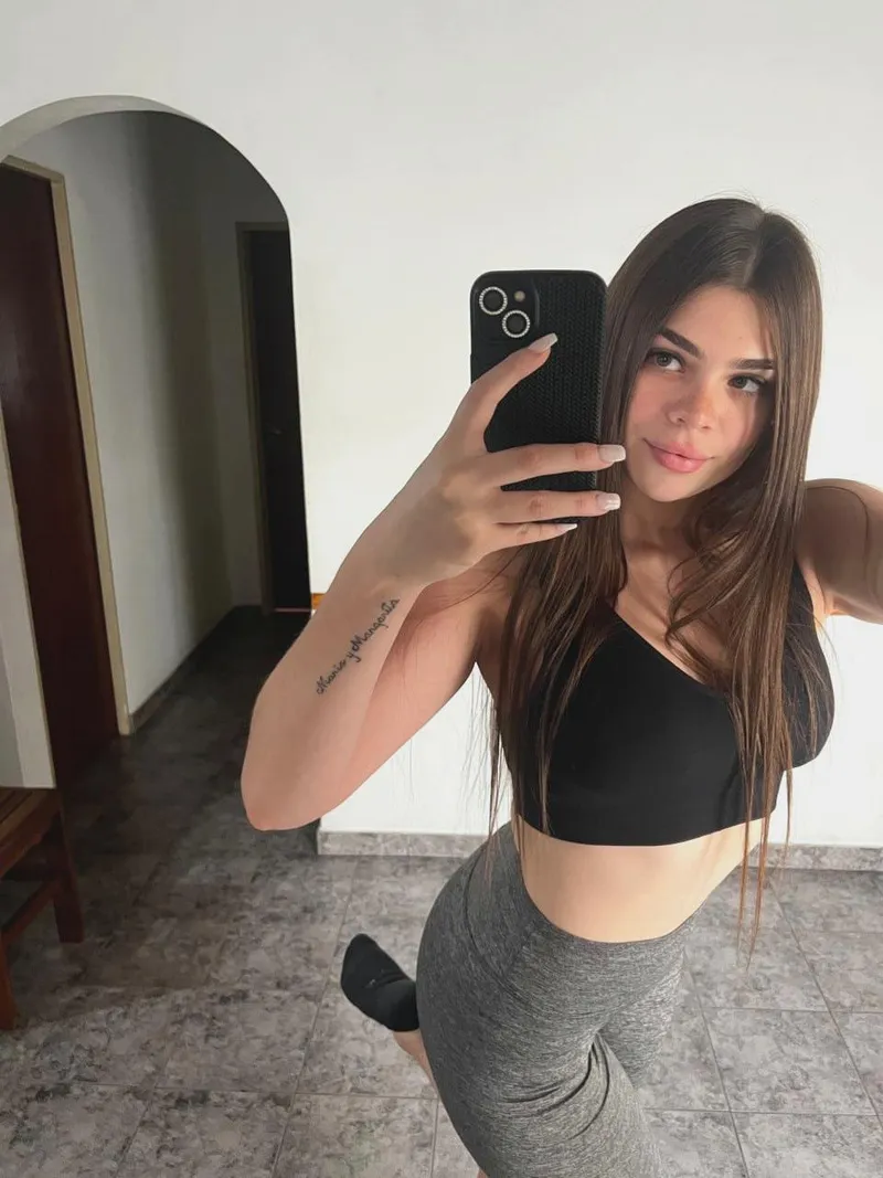 Thumbnail pretty_evaa Bounces in Yoga Pants - A Stylish Workout