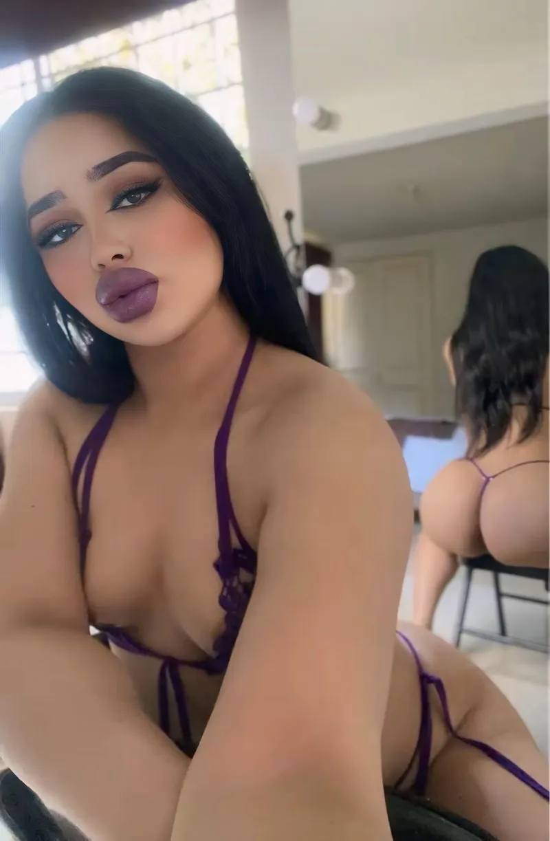 Thumbnail Purple Passion: Discover the Fascination of These Lips!