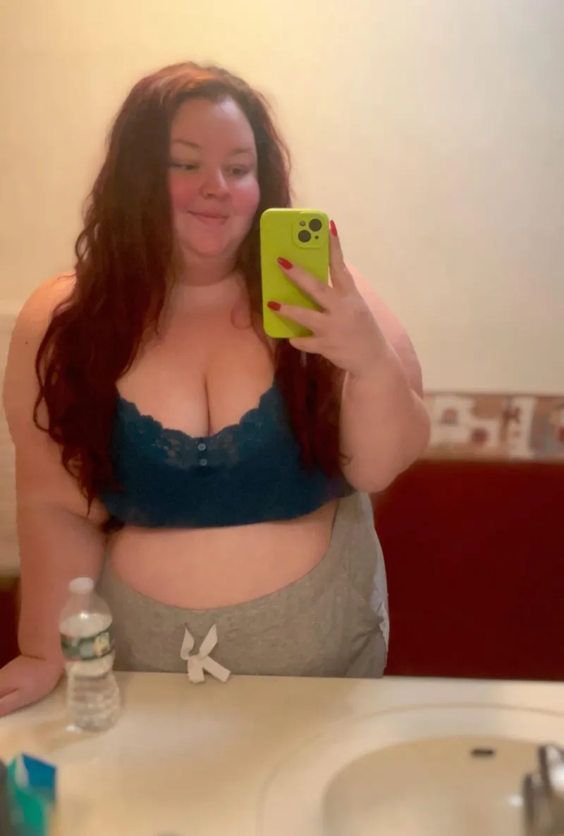 Thumbnail CurvyGoddess333's Pajama Party Invitation for SSBBW Admirers