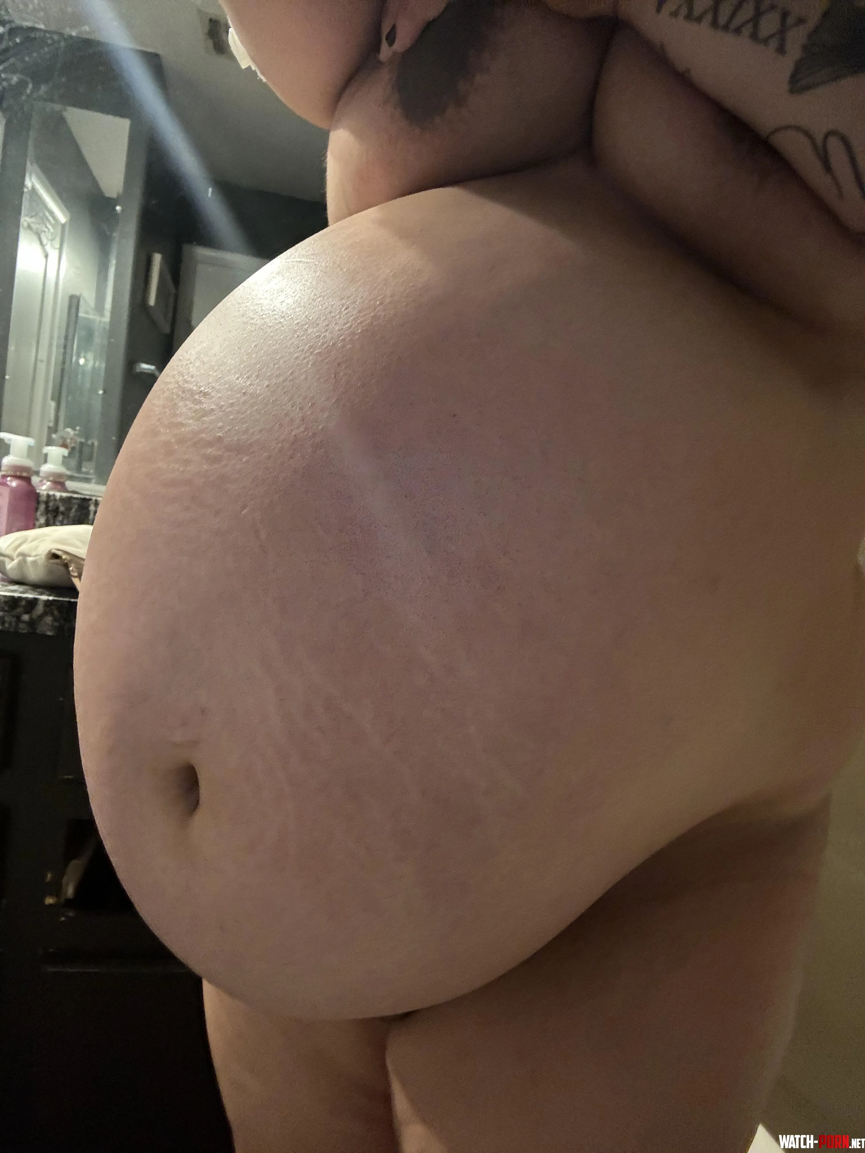 Wanna see this belly get rocked back and forth while I get used as a cum bucket by Lilstrawberrys