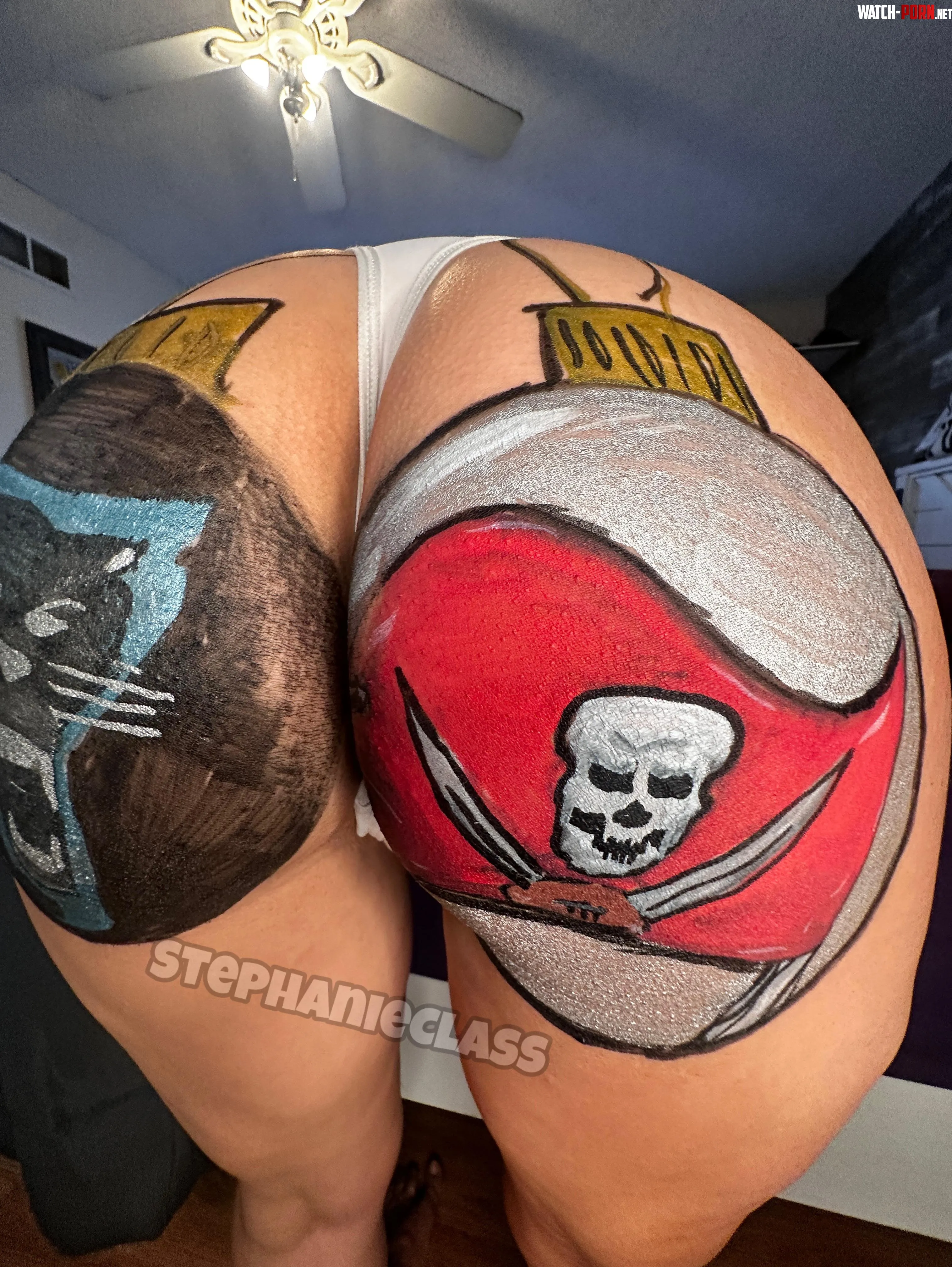 Pick a side! Or, maybe you can be a fan of both teams. by StephanieClassX